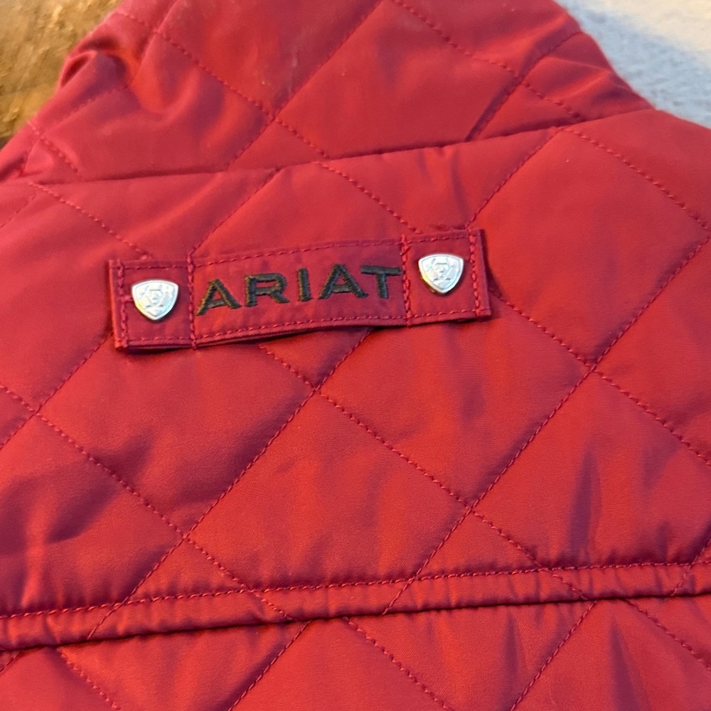Ariat Women's Quilted Red Vest - Picture 6 of 7